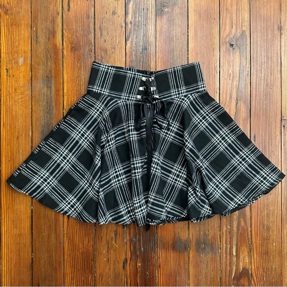 Romwe black and white plaid mini circle skirt with lace up front Small